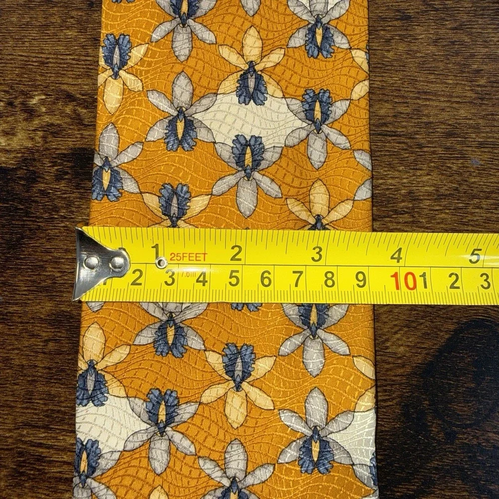 Vintage Omaggio By Robert Talbott Finest Silk From Italy Neck‎ Tie
